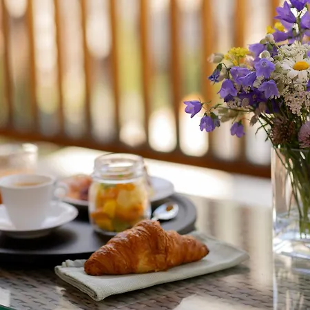 Victoria's - Luxurious Penthouse